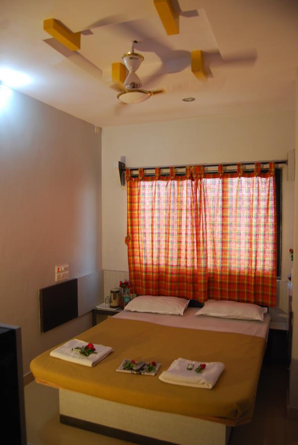 Hotel Utsav Shirdi Extérieur photo
